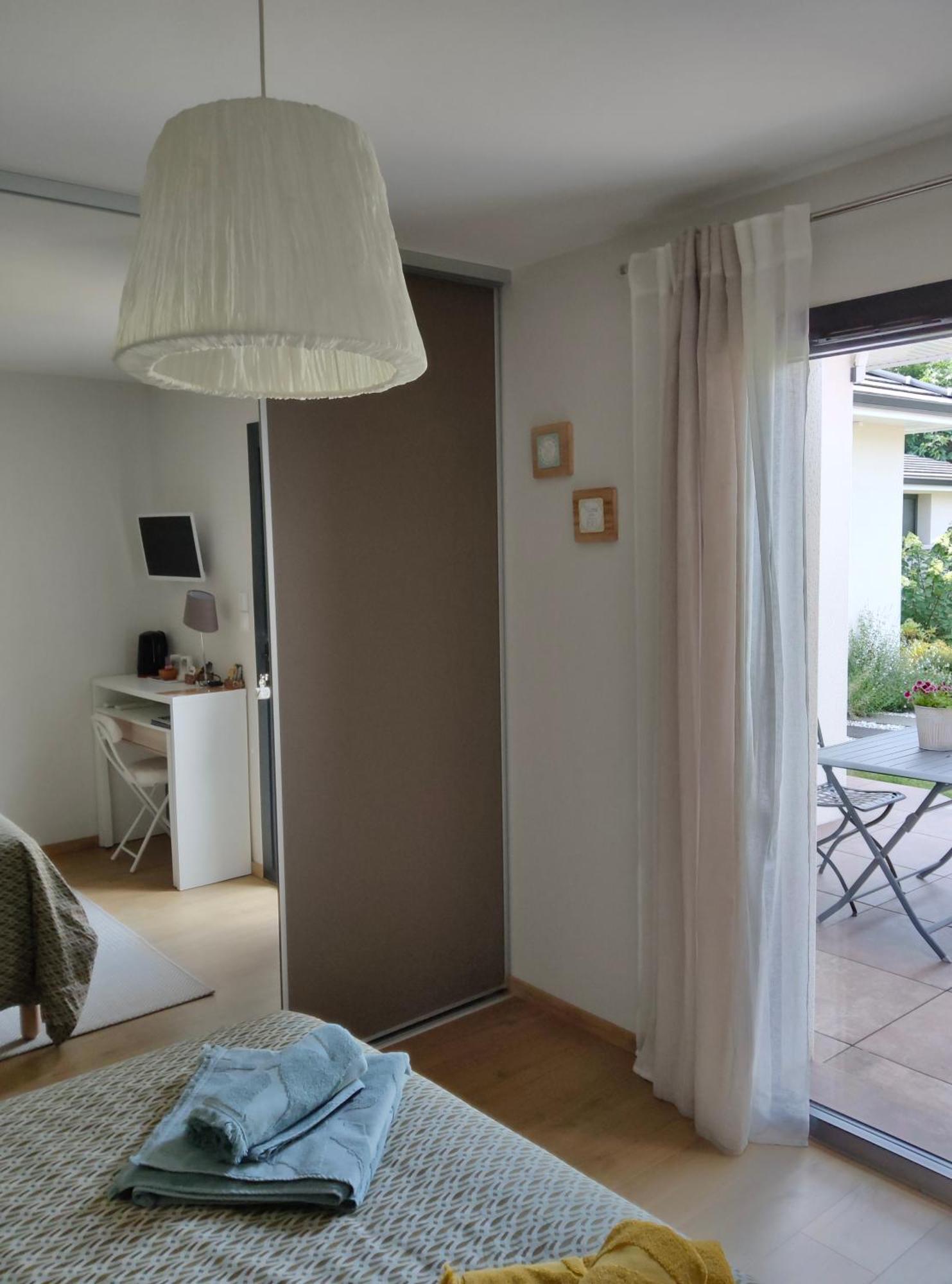 Du Cote De Chez Paule, Chambre Avec Entree Independante Et Salle D'Eau Privative Semeac Ngoại thất bức ảnh